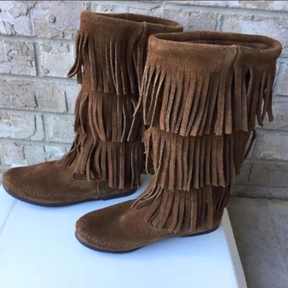 Minnetonka Suede Moccasins Fringe Boots Size 5 🌸